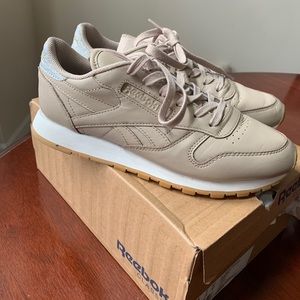 Women’s Redbox tennis shoes